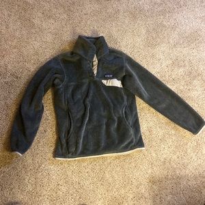 Patagonia dark gray pullover, sz small